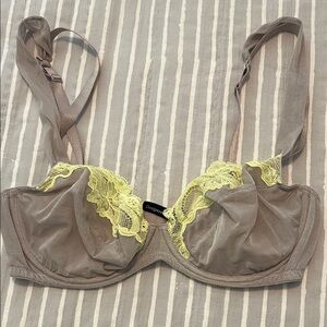 Andres Sarda 34D convertible Gray and Yellow Lace Bra